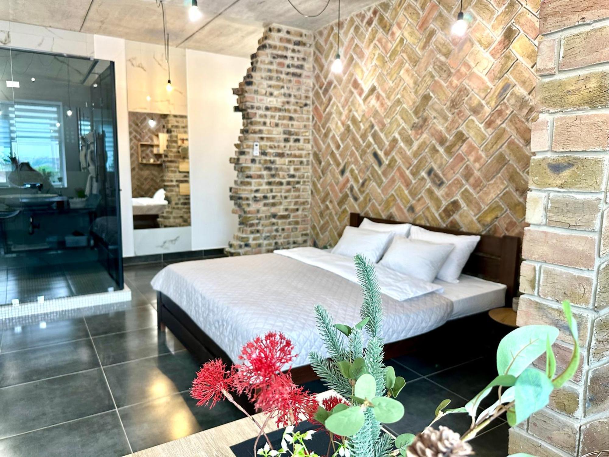 Comfortable Apartments With A Coffee Machine In The City Centre, Zlata Plaza Rivne Esterno foto